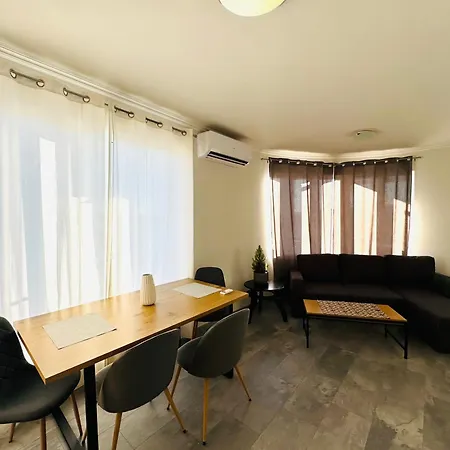 Aqua Blue 38 Penthouse Sunny شقة *