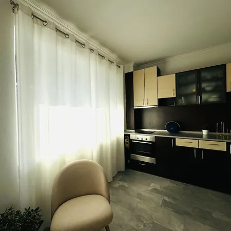 Aqua Blue 38 Penthouse Sunny شقة